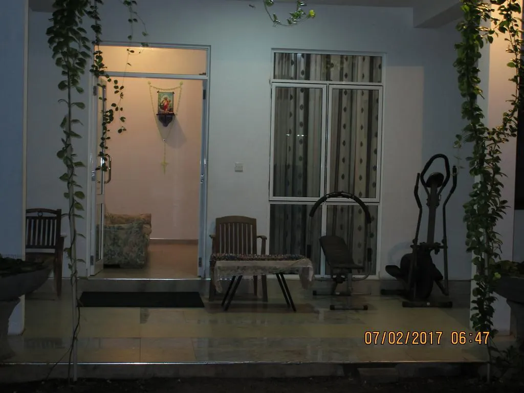 Guest house Yoho Aradhana Holiday Home Negombo